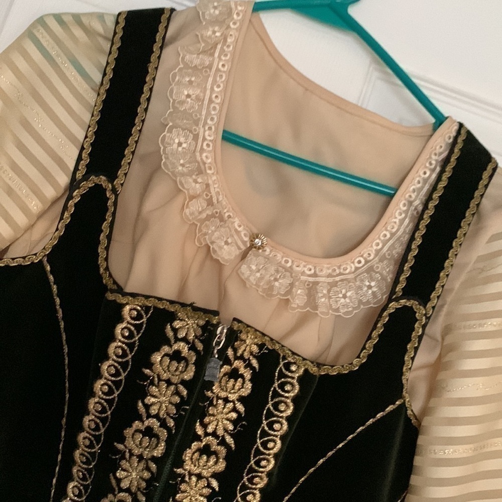 Vintage Authentic huber dirndl - Picture 3 of 16